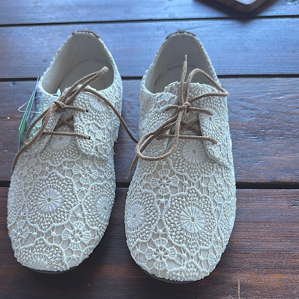 Sanuk Cream Flats with Textured Upper